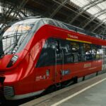 Τρένο της Deutsche Bahn σε γερμανικό σιδηροδρομικό σταθμό