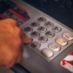 Ανάληψη χρημάτων από ATM σε γερμανική τράπεζα