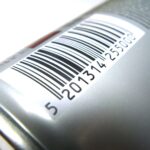 Το barcode ή γραμμωτός κώδικας στην επιφάνεια προϊόντος