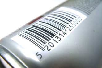 Το barcode ή γραμμωτός κώδικας στην επιφάνεια προϊόντος