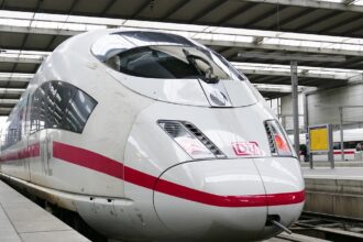 Τρένο ταχύτητας ICE της Deutsche Bahn στη Γερμανία