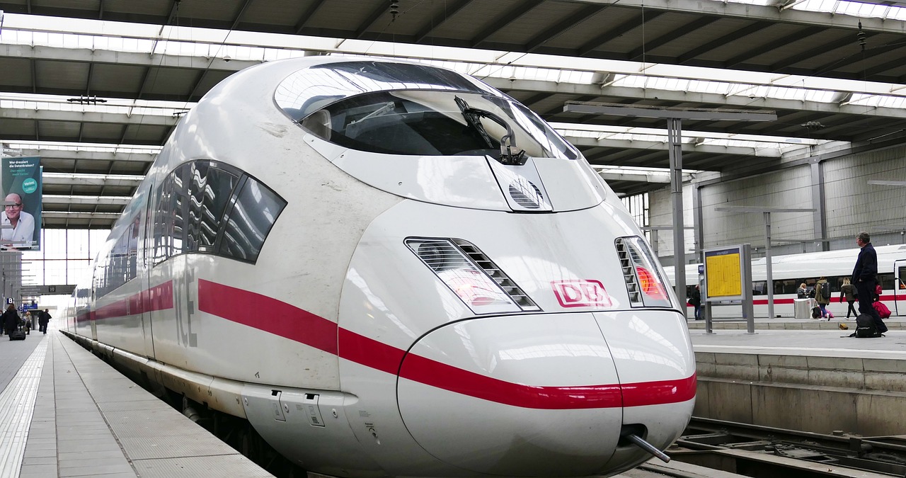 Τρένο ταχύτητας ICE της Deutsche Bahn στη Γερμανία