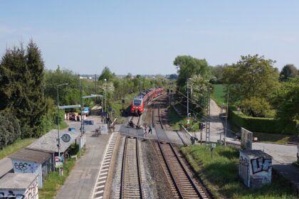 Σιδηροδρομικό ατύχημα στη Γερμανία σε ισόπεδη διάβαση