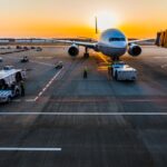 Αεροπλάνο σε γερμανικό αεροδρόμιο έτοιμο για το επόμενο ταξίδι του