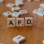 Πλακάκια Scrabble που σχηματίζουν τη λέξη AFD, τα αρχικά του γερμανικού ακροδεξιού κόμματος Εναλλακτική για τη Γερμανία