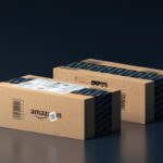 Δύο πακέτα Amazon συσκευασμένα και έτοιμα προς αποστολή