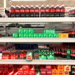 Ράφια με αναψυκτικά σε σούπερ μάρκετ της Γερμανίας