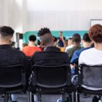 Μαθητές παρακολουθούν μάθημα σε σχολείο στη Γερμανία