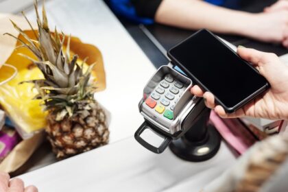 Πληρωμή με κινητό σε γερμανικό σούπερ μάρκετ