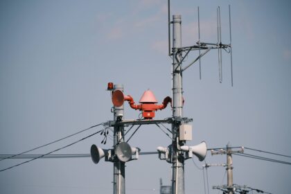 ASA-certified DAB+ radio in Germany displaying emergency alert during nationwide warning test