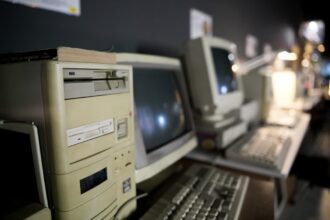 Γερμανία: Η πετυχημένη εταιρεία που ακόμα χρησιμοποιεί Windows 95