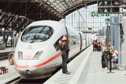 New ICE L train by Deutsche Bahn with step-free boarding at a German station.