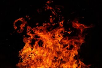 Firefighters extinguish burning MVG bus in Munich’s Laim district early morning
