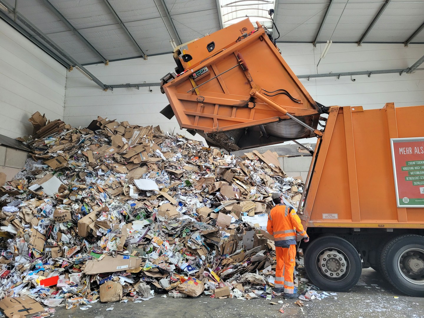 AWM cleanup crew collecting garbage at Munich’s Theresienwiese after Oktoberfest