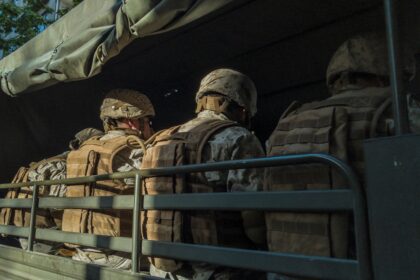 Στρατιώτες του γερμανικού στρατού σε φορτηγό