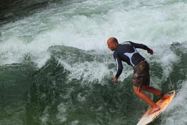 Η διάσημη Eisbachwelle στο Μόναχο «έσβησε» μετά τις εργασίες καθαρισμού